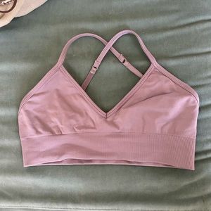 Lululemon purple/lavender sports bra. Size 4. NWOT.
